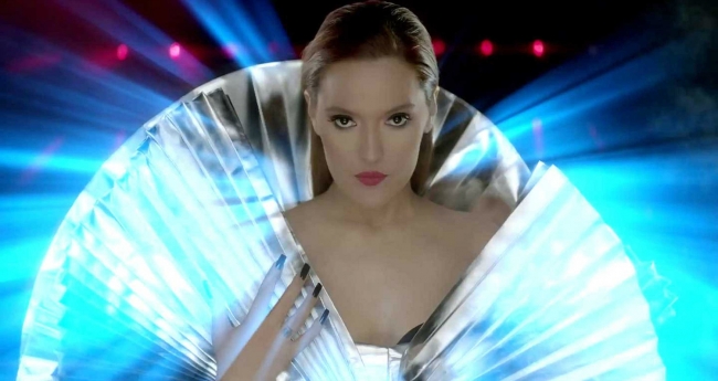 Demet Akalın Alişan'a ateş püskürdü 11