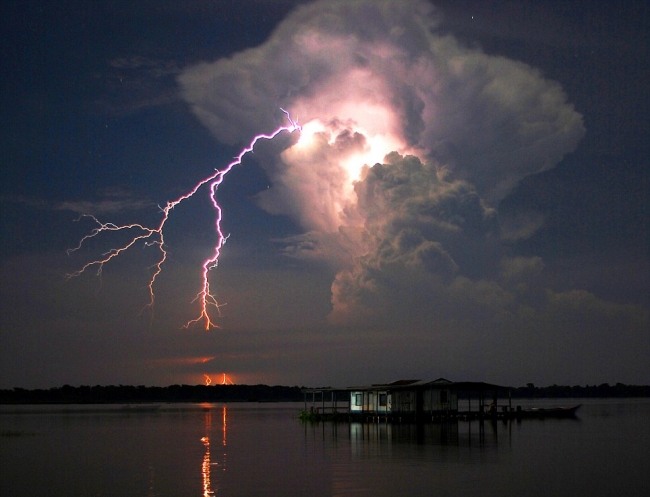 Bu göle günde 2800 yıldırım düşüyor! 4