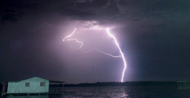 Bu göle günde 2800 yıldırım düşüyor! 7