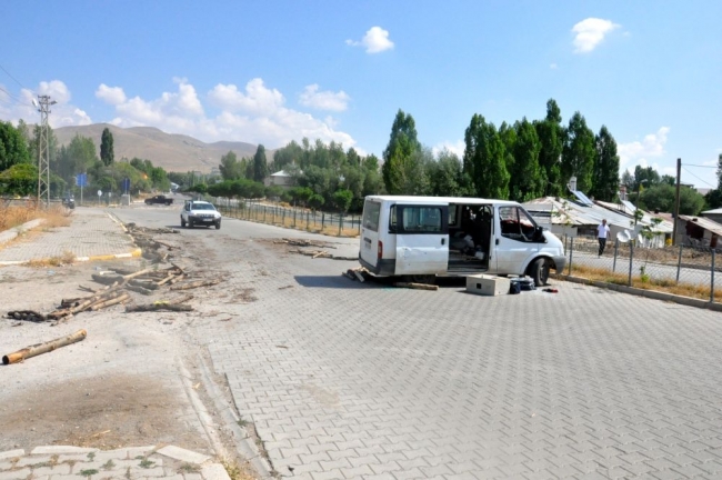 PKK Varto'da terör estirdi 14