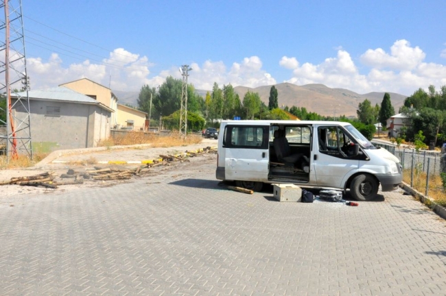 PKK Varto'da terör estirdi 16