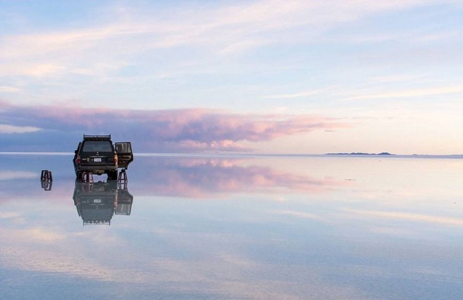 Hipnotize edici yansımalarıyla Bolivya tuz çölü 3