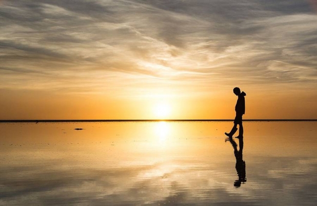 Hipnotize edici yansımalarıyla Bolivya tuz çölü 7