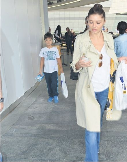 Ünlüler dünyasının en fit anneleri 14