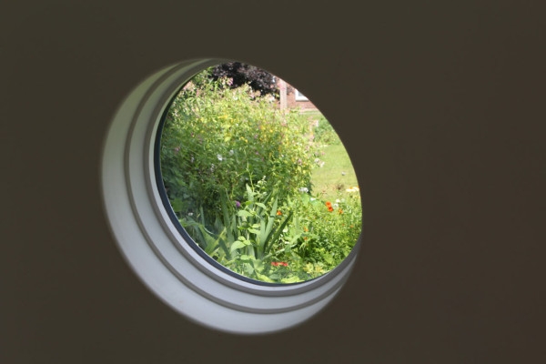 Bahçeye kurulan mobil odalar 2