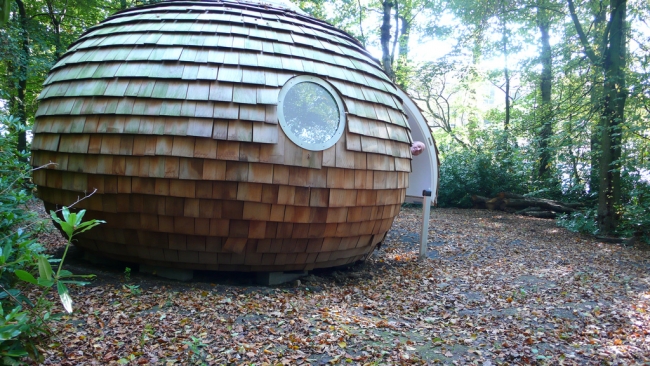 Bahçeye kurulan mobil odalar 8