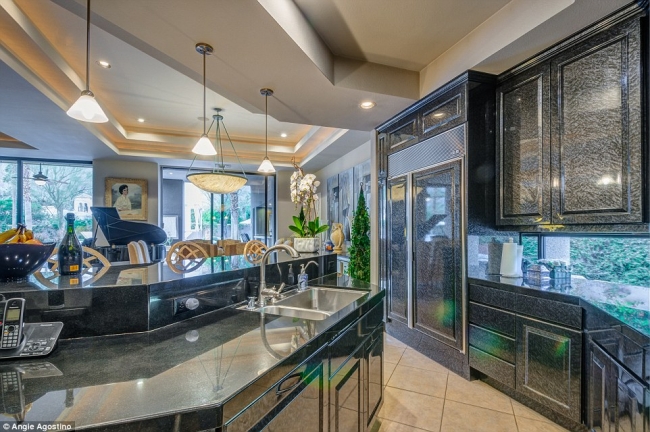 Elizabeth Taylor'ın Hollywood'daki evi kiralık! 7