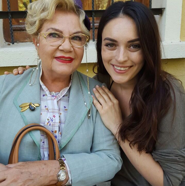 Instagram'da ünlüler: Almeda Abazi Tolgahan Sayışman'ın ailesiyle tanıştı 16