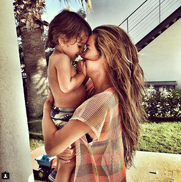 Instagram'da ünlüler: Almeda Abazi Tolgahan Sayışman'ın ailesiyle tanıştı 5