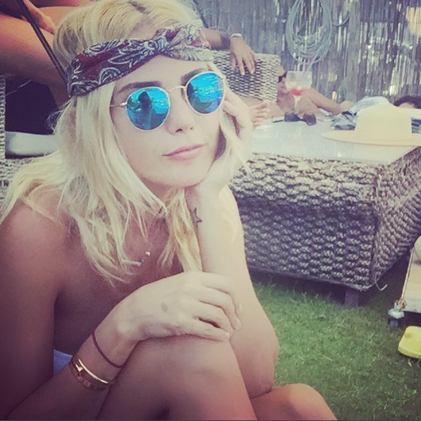 Instagram'da ünlüler: Almeda Abazi Tolgahan Sayışman'ın ailesiyle tanıştı 7