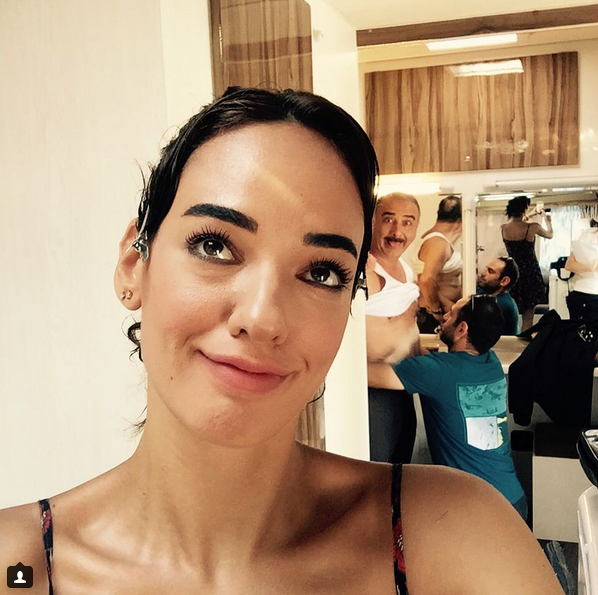Instagram’da ünlüler: Yağmur Tanrısevsin’in yeni imajı 19