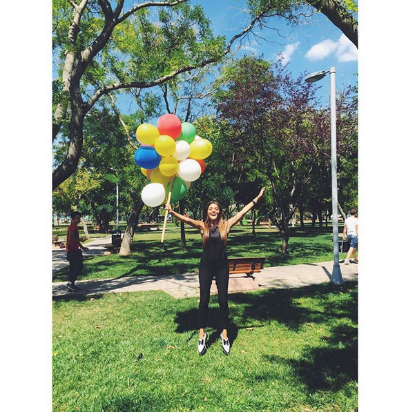 Instagram'da ünlüler: Sevgililerden set ziyareti 12