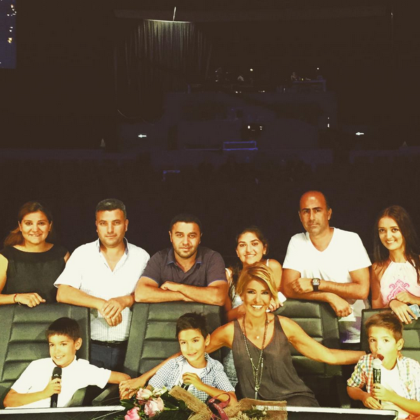 Instagram'da ünlüler: Sevgililerden set ziyareti 3