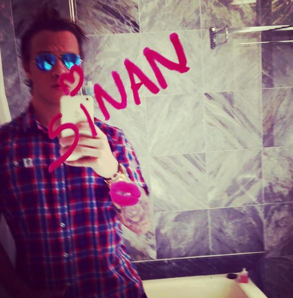 Instagram'da ünlüler: Demet Akalın'ın tek taşı sosyal medyayı karıştırdı 6