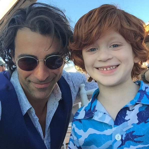 Instagram'da ünlüler: Demet Akalın'ın tek taşı sosyal medyayı karıştırdı 7