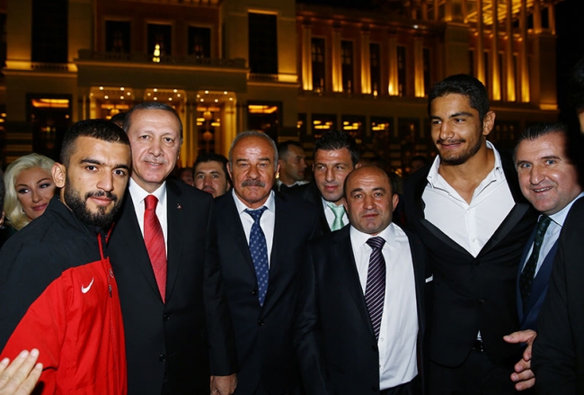 Beştepe'ye ünlü akını 14