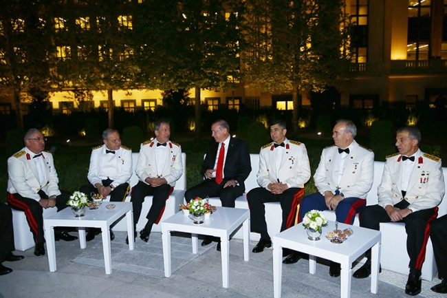 Beştepe'ye ünlü akını 25