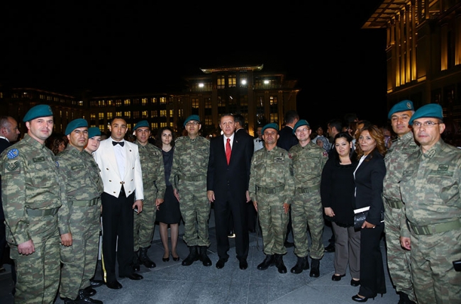 Beştepe'ye ünlü akını 35