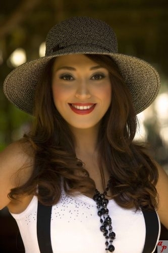 Esra Erol ve Zuhal Topal'ın rekabeti kızıştı 17