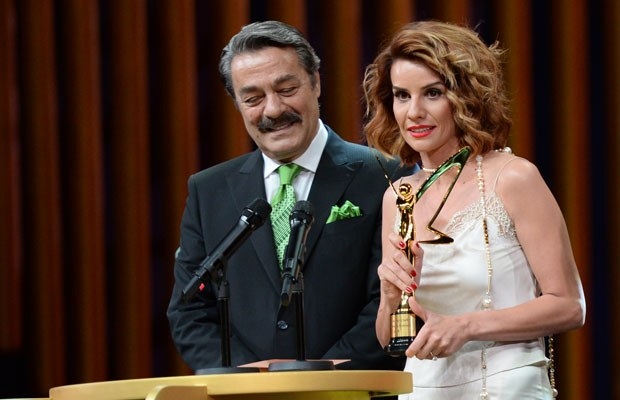 Esra Erol ve Zuhal Topal'ın rekabeti kızıştı 9