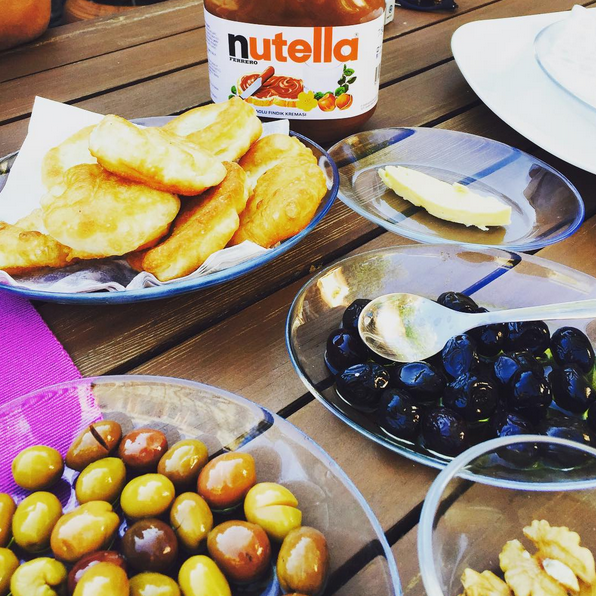 Instagram'da ünlüler: Berna Laçin'in kızı Ada büyüdü 9