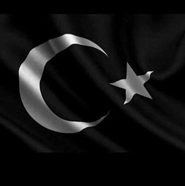 Instagram'da ünlüler: Bir şey yok paylaşacak yastan başka 16