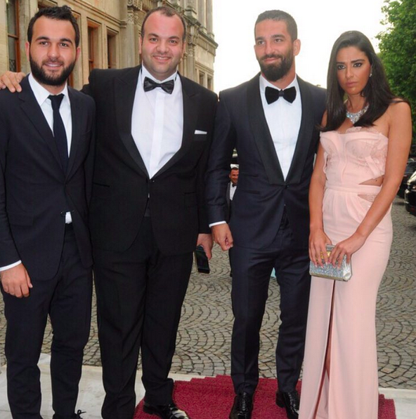 Instagram'da ünlüler: Özge Uzun ve oğlu yeniden başlıyor 2