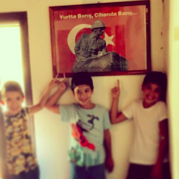 Instagram'da ünlüler: Özge Uzun ve oğlu yeniden başlıyor 5