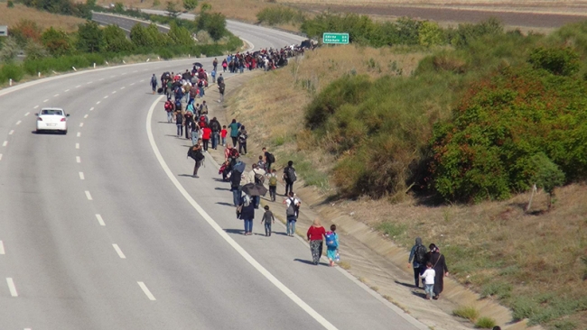 TEM'de mülteci seli! 1