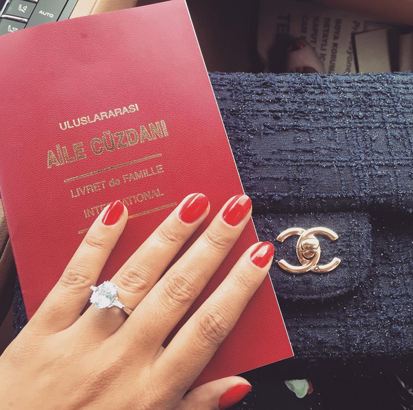 Instagram'da ünlüler: Ebru Şancı Alpaslan Öztürk’le evlendi 1