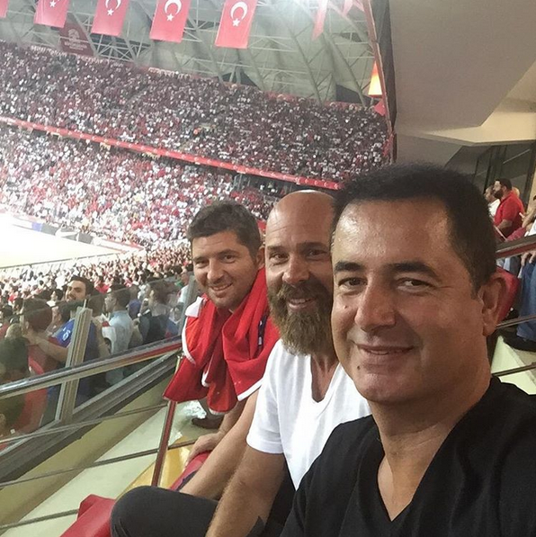 Instagram'da ünlüler: Eziklikten vazgeçin! 5