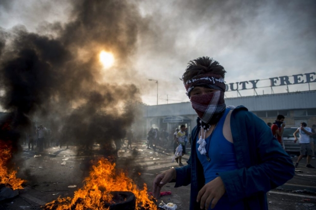 Macaristan polisi, göçmenleri gaza boğdu 9