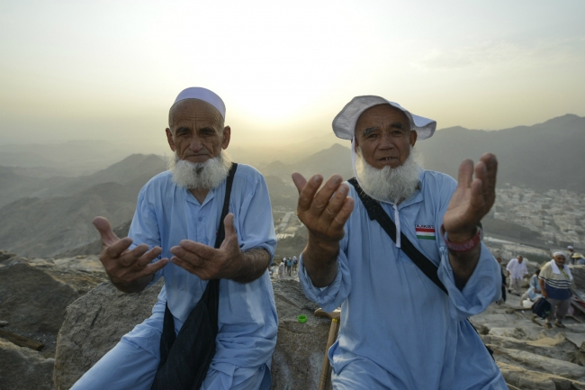 Renkler ve diller farklı kalpler aynı 24