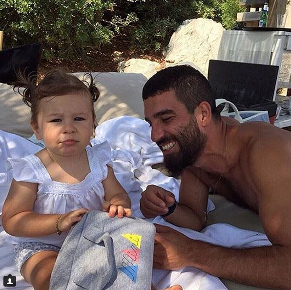 Instagram'da ünlüler: Petek Dinçöz anne oldu 10