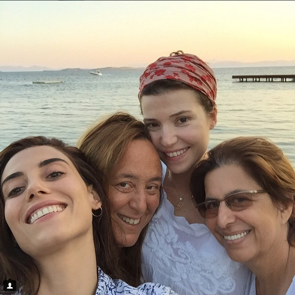 Instagram'da ünlüler: Şatoda düğün yaptı 17