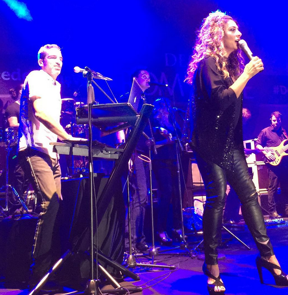 Instagram'da ünlüler: Şatoda düğün yaptı 8