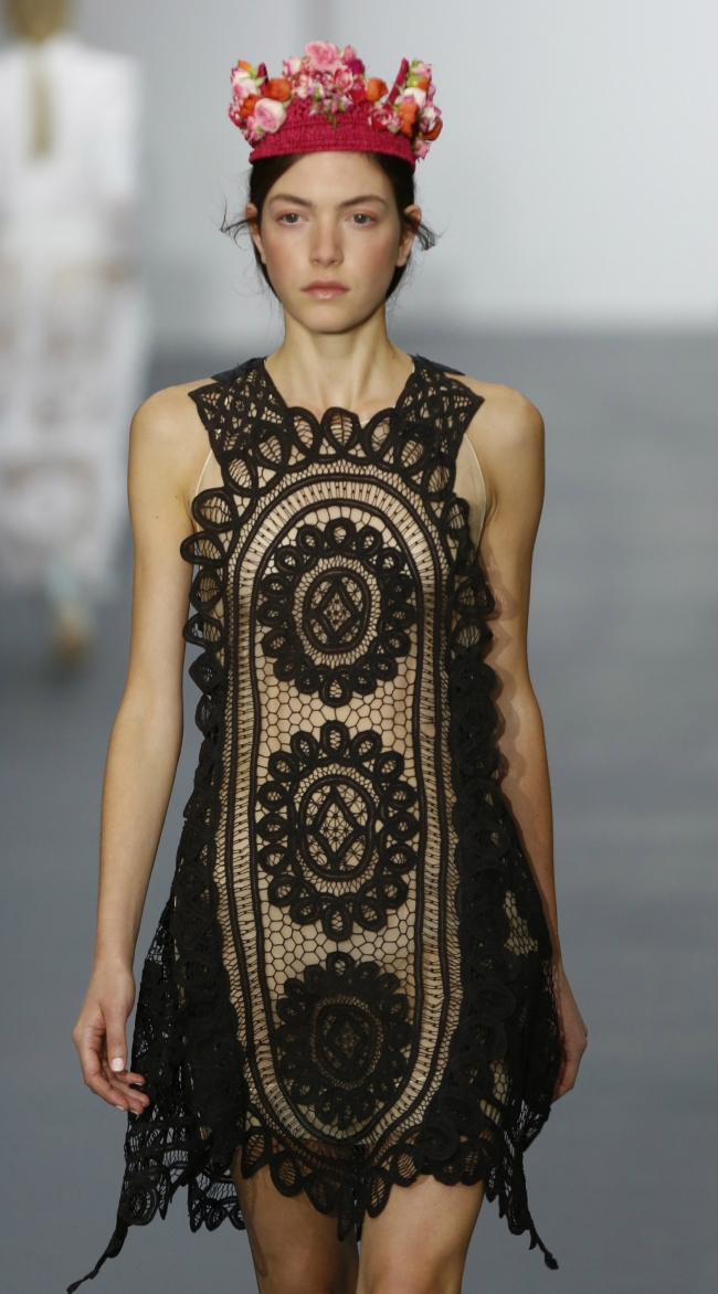 Londra Moda Haftası Bora Aksu koleksiyonu 6