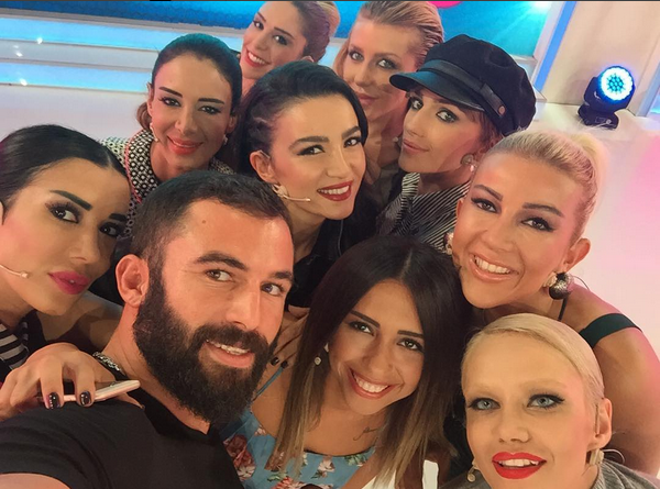 Instagram'da ünlüler: Kardeşiyle kamera karşısına geçti 13