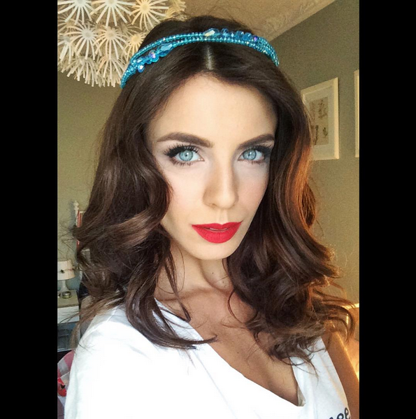 Instagram'da ünlüler: Kardeşiyle kamera karşısına geçti 17