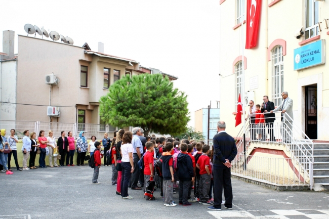 Okullar açıldı, öğrenciler ve öğretmenler heyecanlı 2