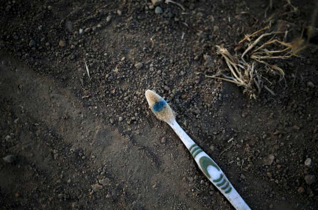 Ölen göçmenlerden geriye kalanlar... 6