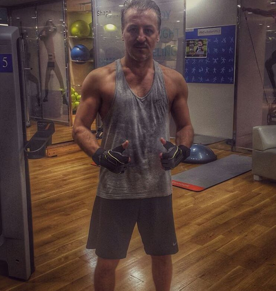 Instagram'da ünlüler: Dizi için kılıktan kılığa giriyor 12