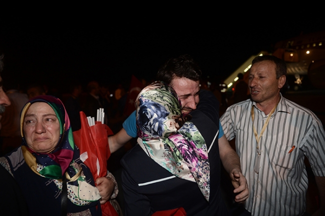 Türk işçileri bakanlar getirdi 13