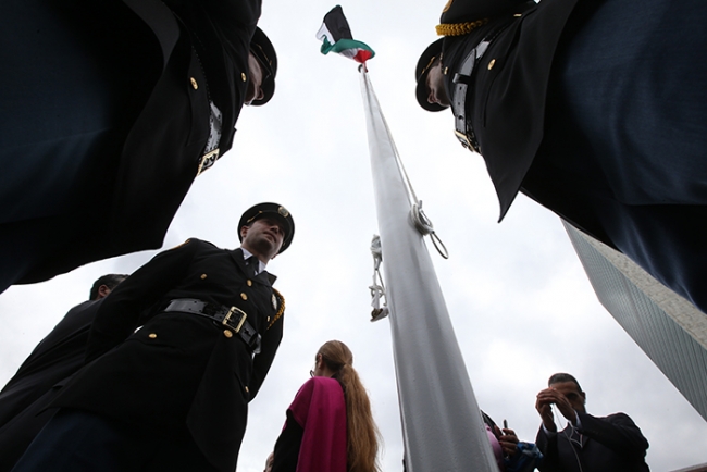 O bayrak göndere çekilecek dedi çekildi! 6