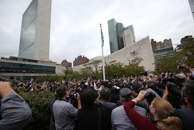 O bayrak göndere çekilecek dedi çekildi! 7