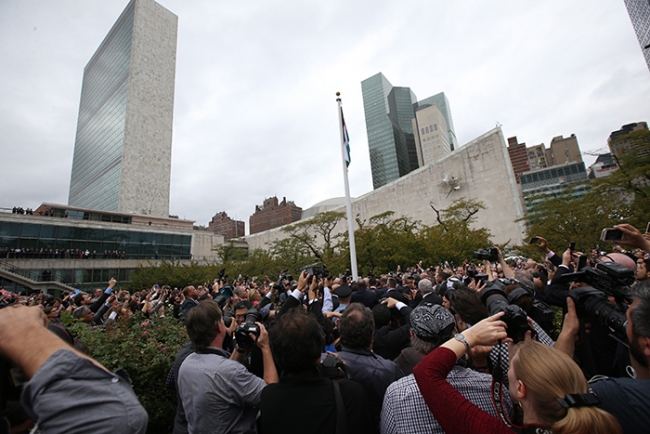 O bayrak göndere çekilecek dedi çekildi! 10