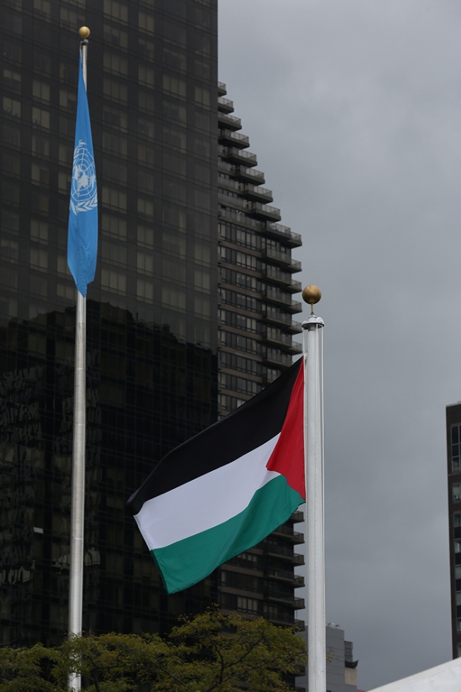 O bayrak göndere çekilecek dedi çekildi! 5