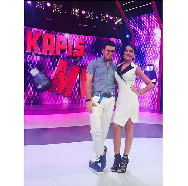 Instagram'da ünlüler: Düğün değil sade bir tören! 18