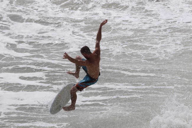 Kasırganın ortasında keyif yaptılar! 10