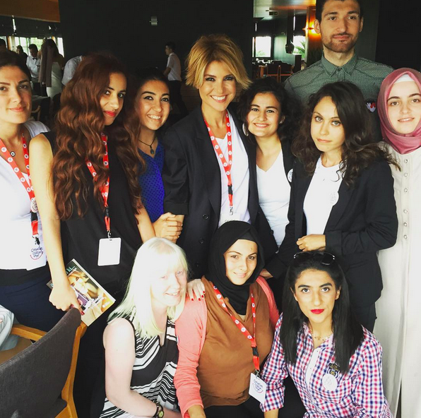 İnstagram'da ünlüler: Bebek gaz çıkardı! 4